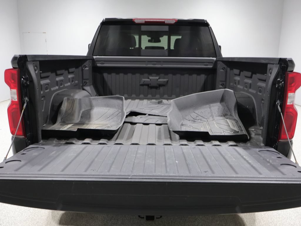 Used 2025 Chevrolet Silverado 1500 RST w/ Convenience Package II AWD/4WD image 4