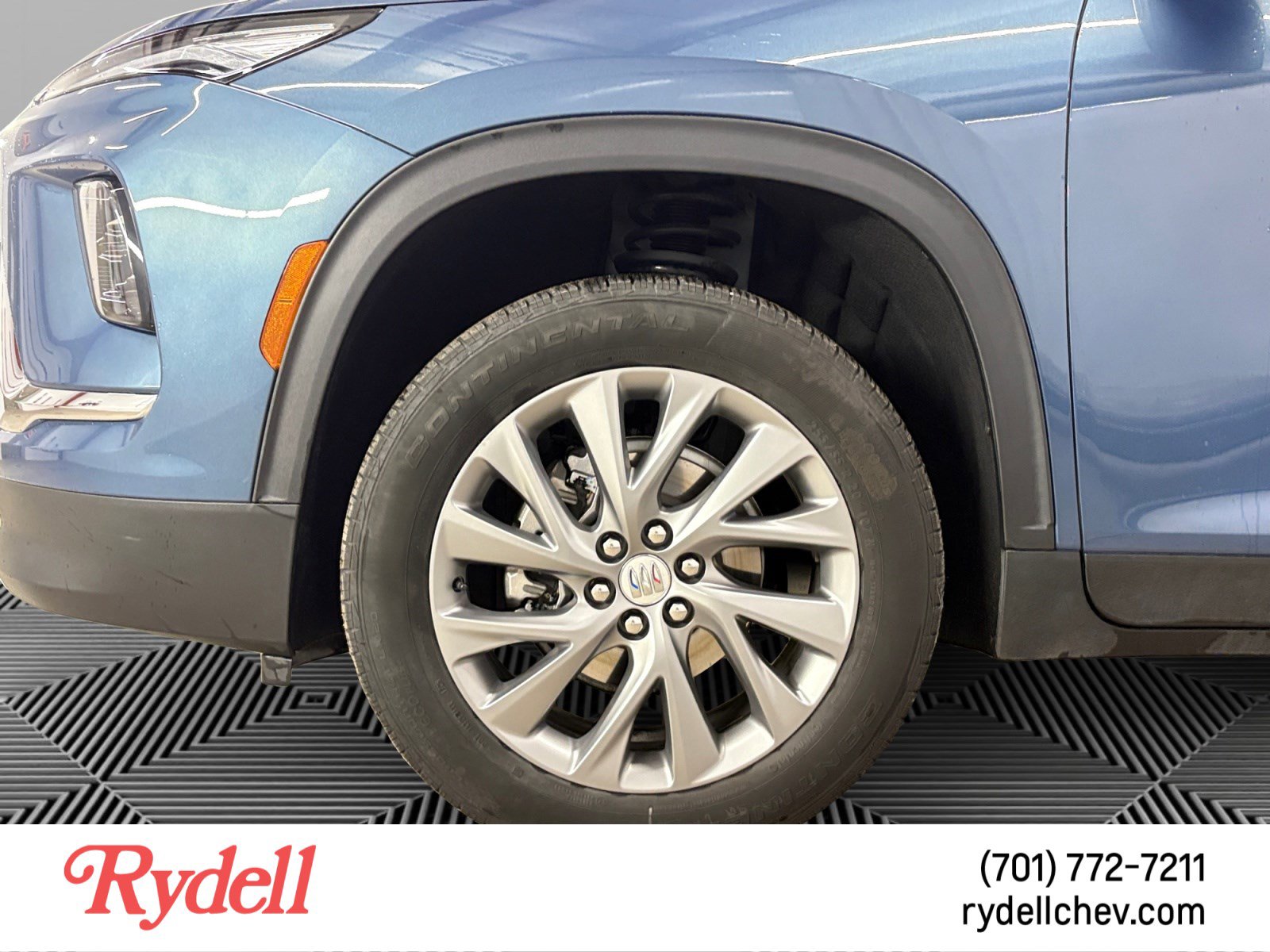 Used 2025 Buick Enclave Preferred AWD/4WD image 9