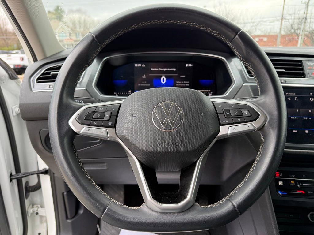 Used 2022 Volkswagen Tiguan SE image 14