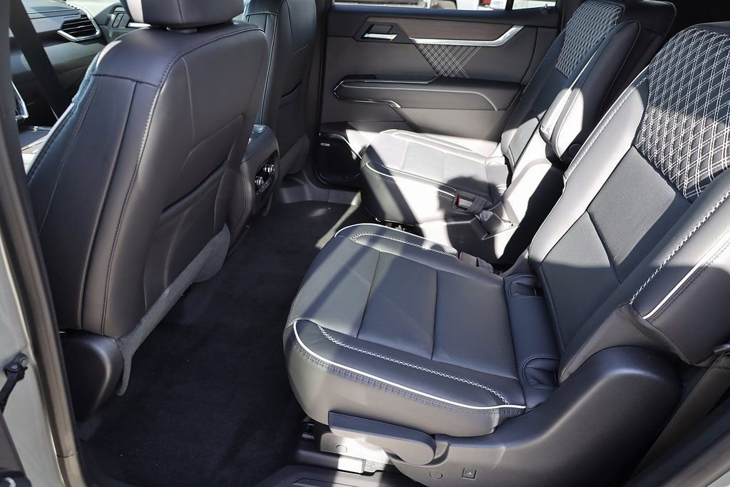 New 2026 GMC Acadia Denali w/ Super Cruise Package FWD image 17