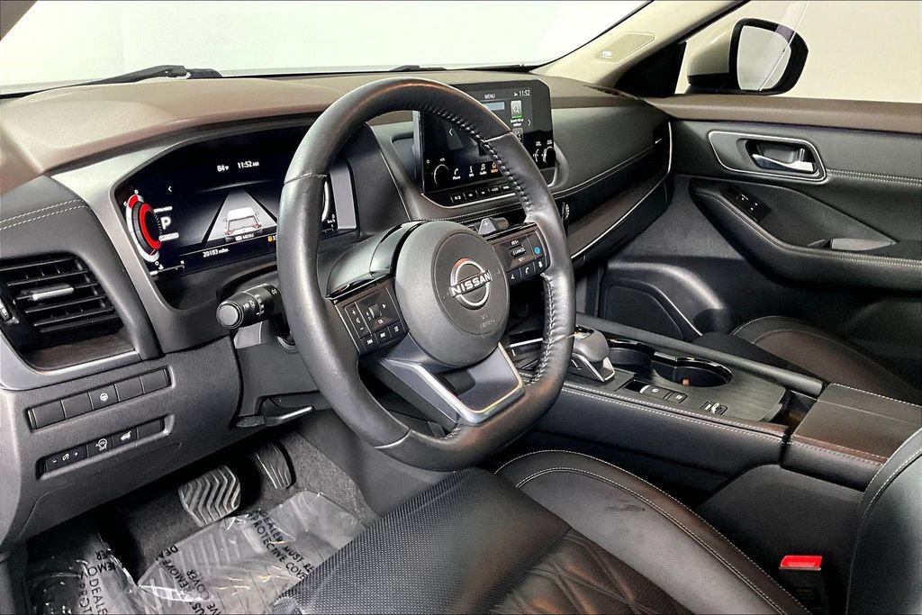 Used 2023 Nissan Rogue Platinum FWD image 13