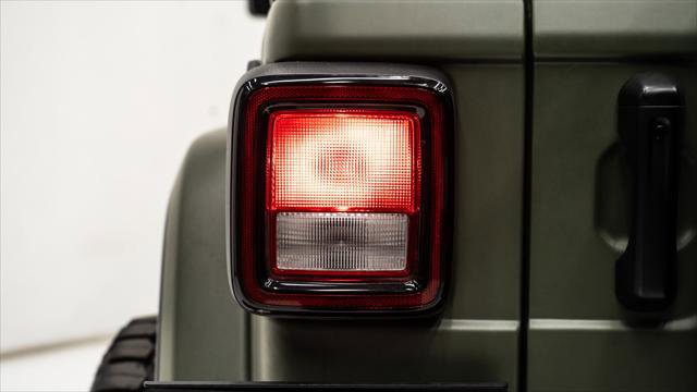 Used 2022 Jeep Wrangler Unlimited Sahara image 45