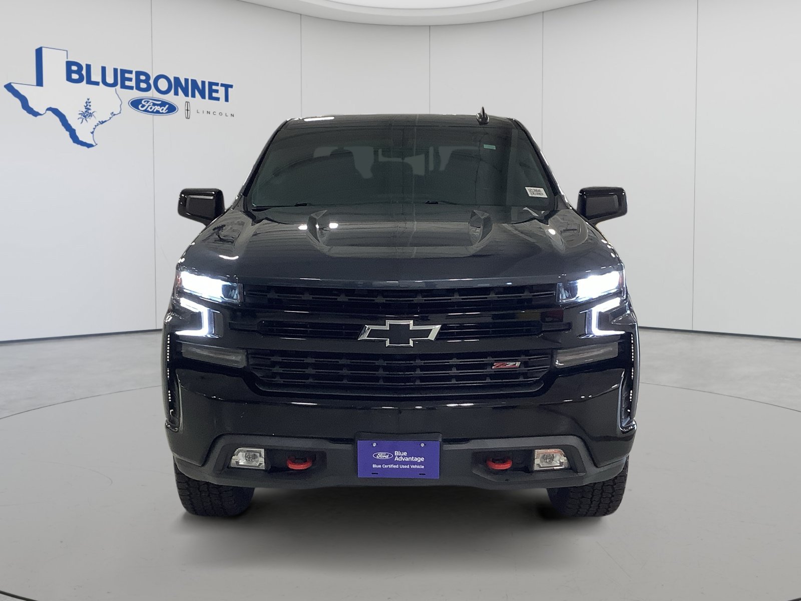 Used 2021 Chevrolet Silverado 1500 LT Trail Boss w/ Convenience Package II AWD/4WD image 2