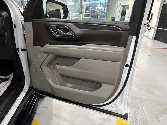 Used 2023 GMC Yukon XL SLT AWD/4WD image 21