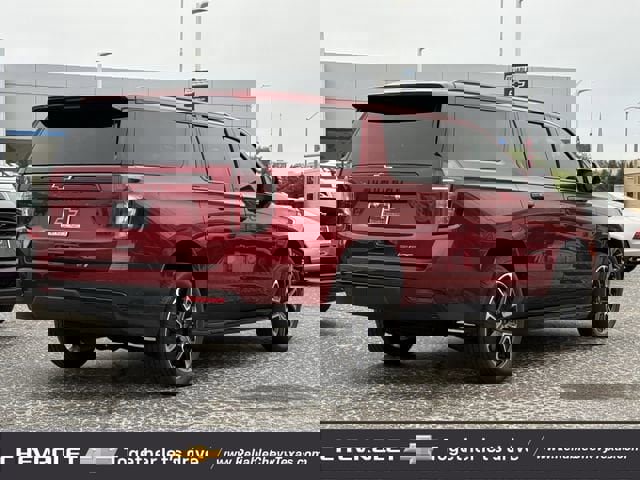 Used 2024 Chevrolet Suburban RST w/ Luxury Package image 6