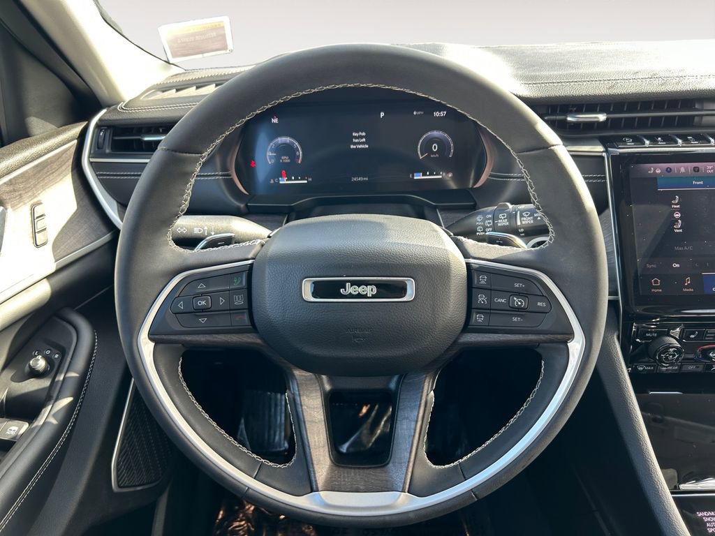 Used 2023 Jeep Grand Cherokee L Limited w/ Luxury Tech Group II image 14