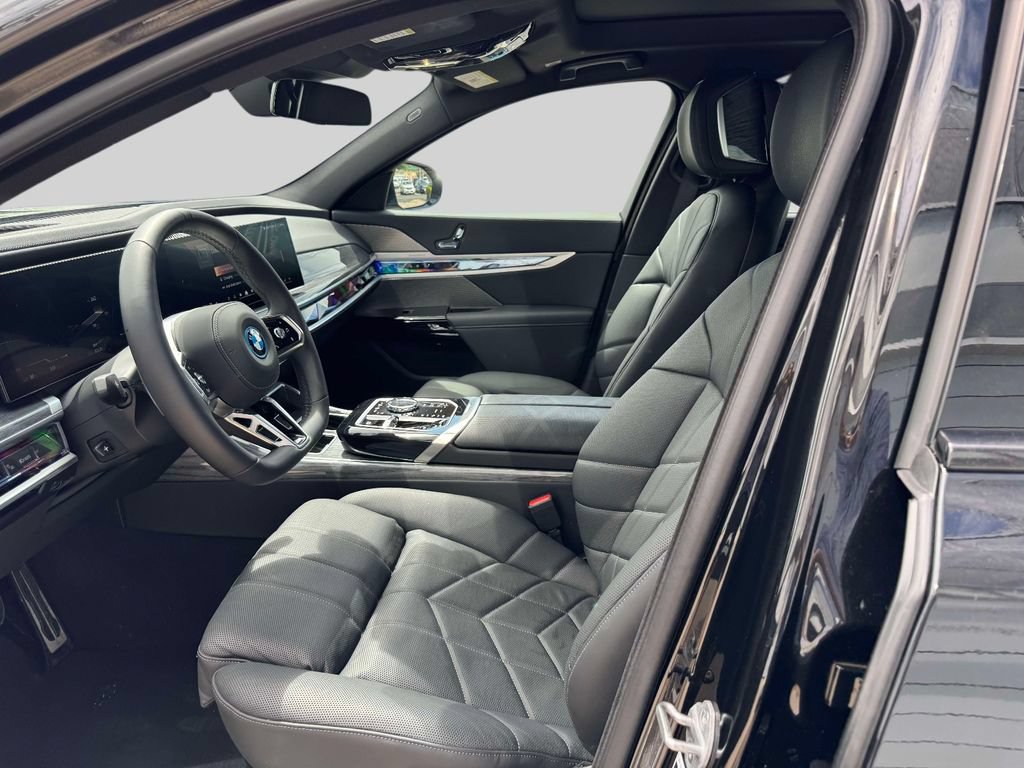 Used 2025 BMW i7 eDrive50 w/ M Sport Package RWD image 12