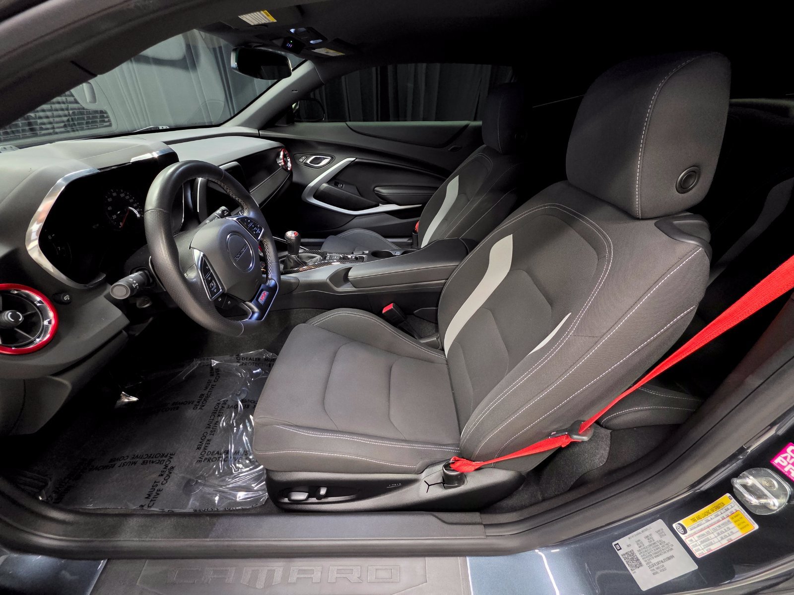 Used 2020 Chevrolet Camaro SS RWD image 17