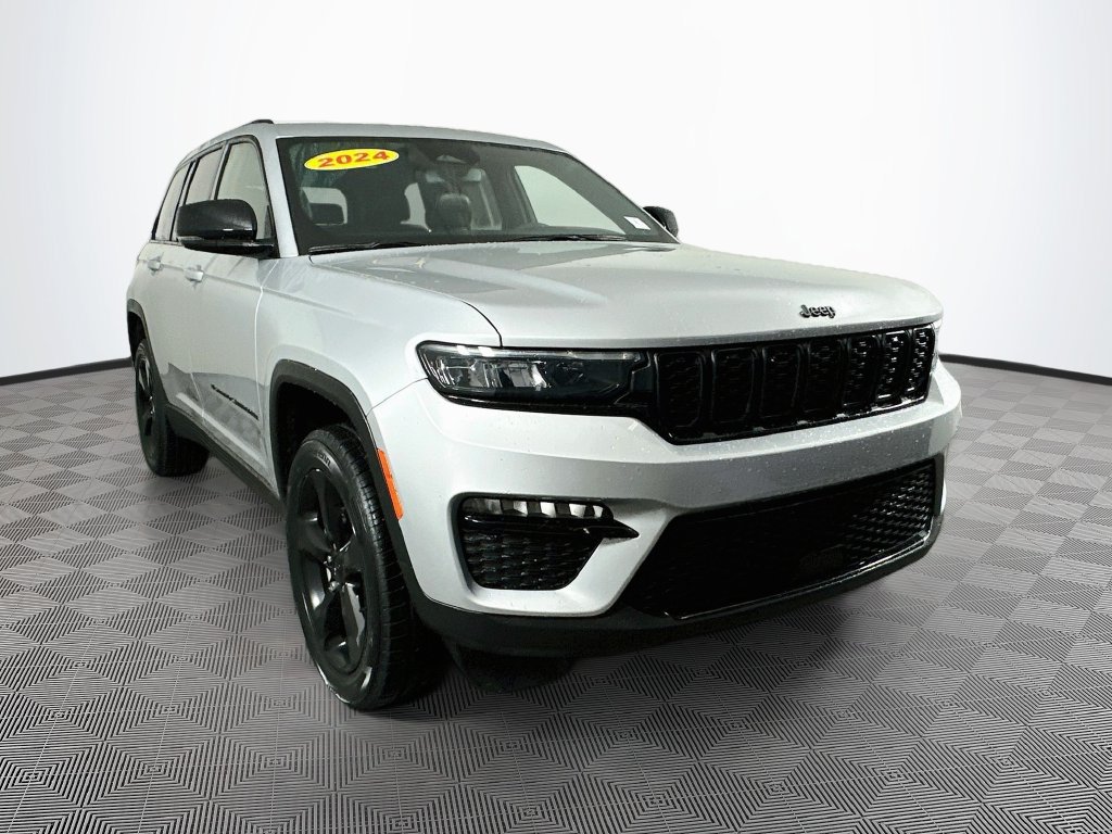 Certified 2024 Jeep Grand Cherokee Limited w/ Black Appearance Package AWD/4WD image 2