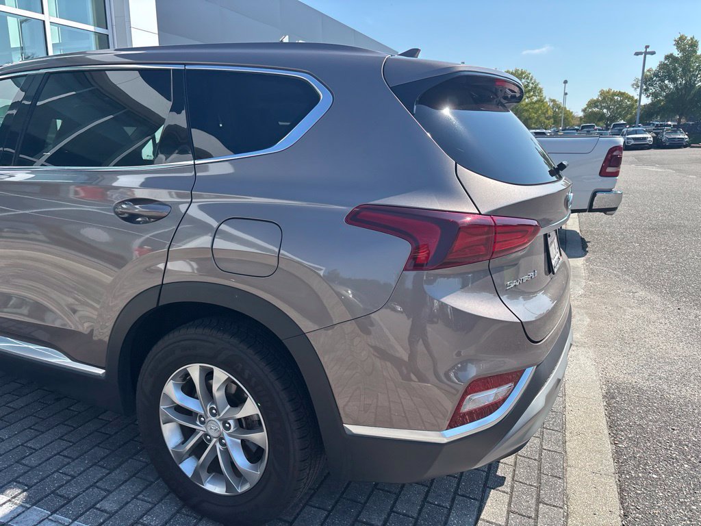 Used 2019 Hyundai Santa Fe SEL FWD image 11