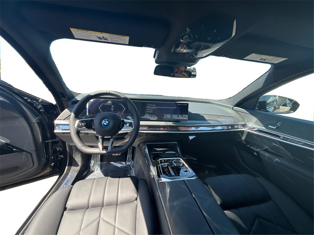 New 2026 BMW 750e xDrive image 28