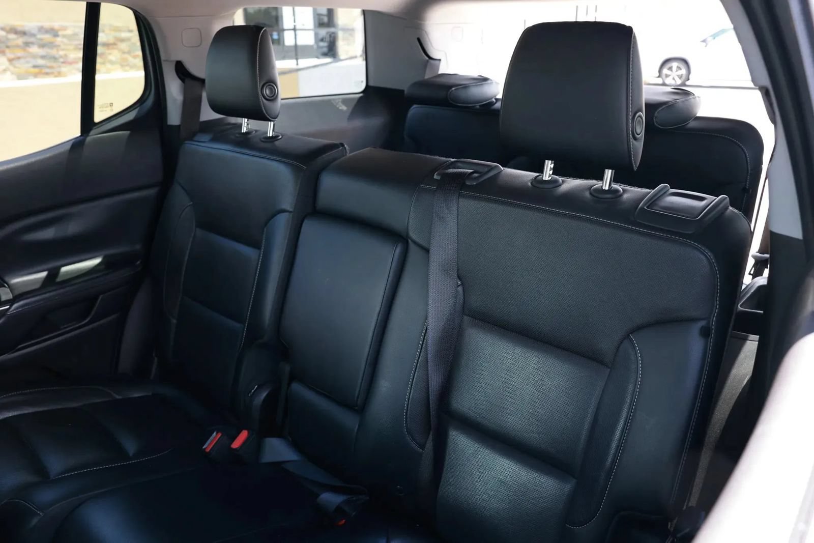 Used 2019 GMC Acadia SLT FWD image 17