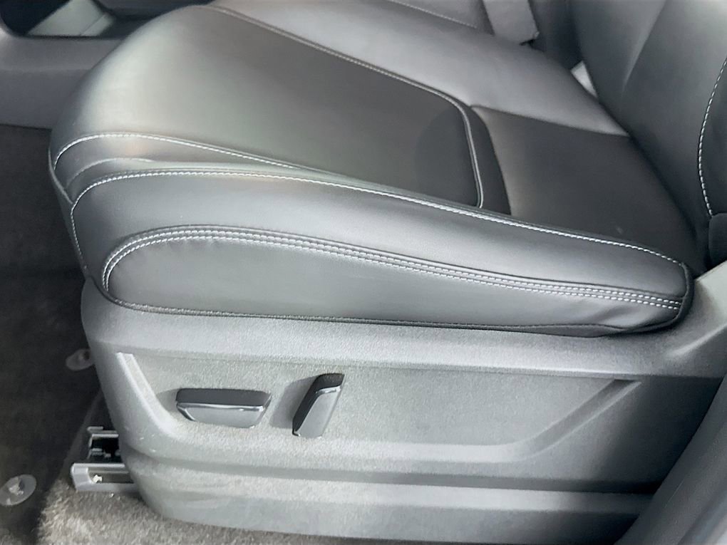 Used 2025 Nissan Armada SV image 23