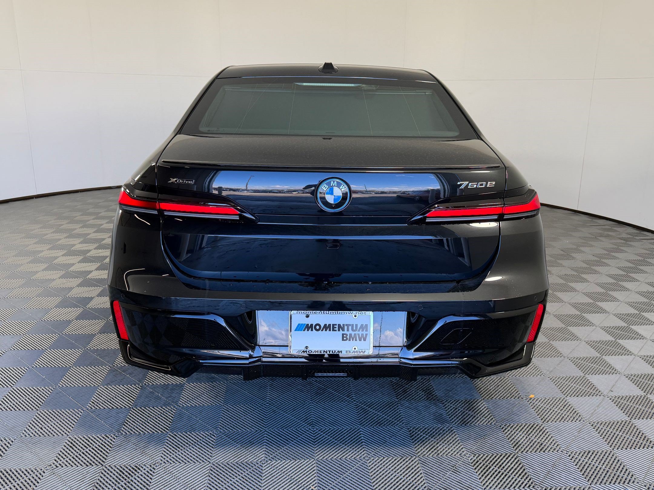 New 2026 BMW 750e xDrive w/ Executive Package AWD/4WD image 10