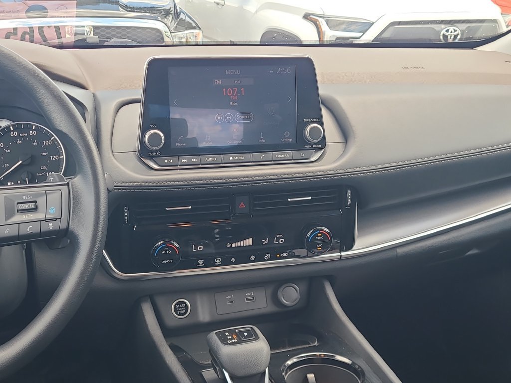 Certified 2021 Nissan Rogue SV FWD image 14