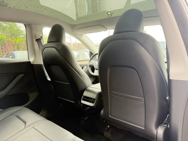 Used 2023 Tesla Model Y Long Range AWD/4WD image 25