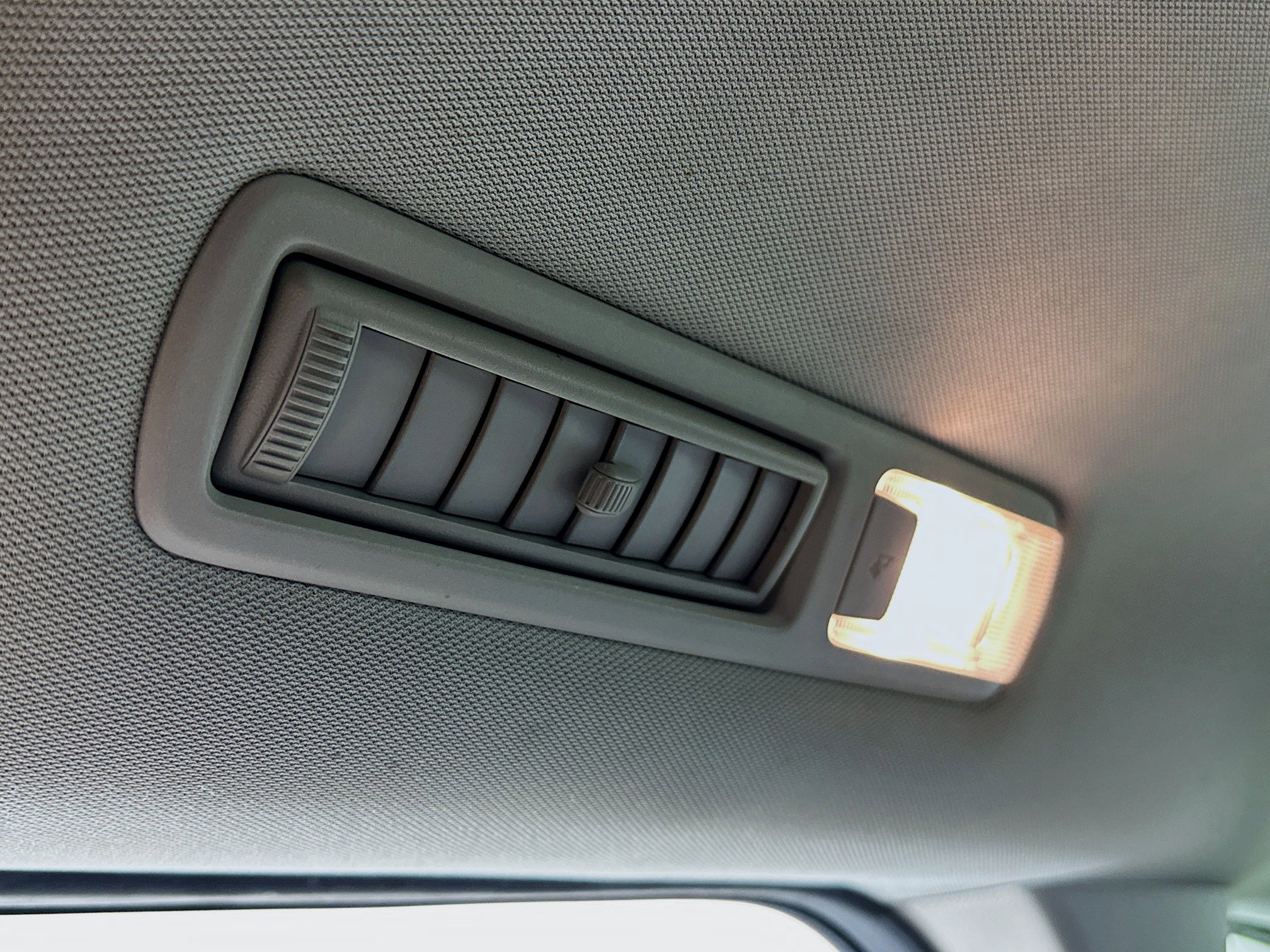 Used 2021 Toyota Sienna XLE image 27