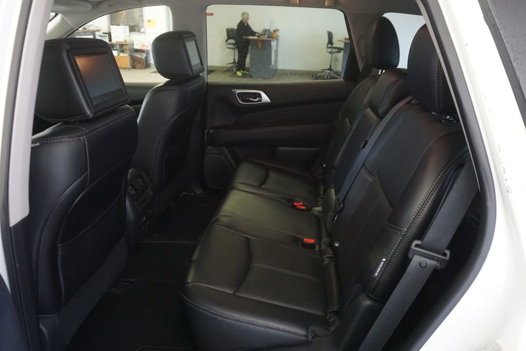 Used 2019 Nissan Pathfinder Platinum image 21