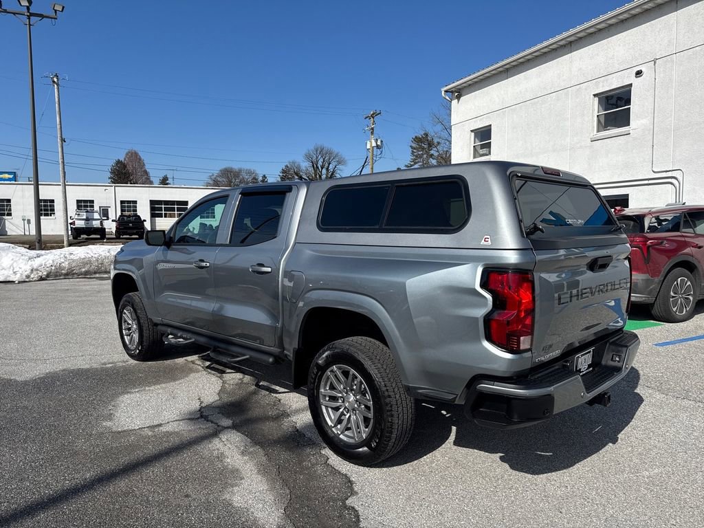 Used 2025 Chevrolet Colorado LT RWD image 3