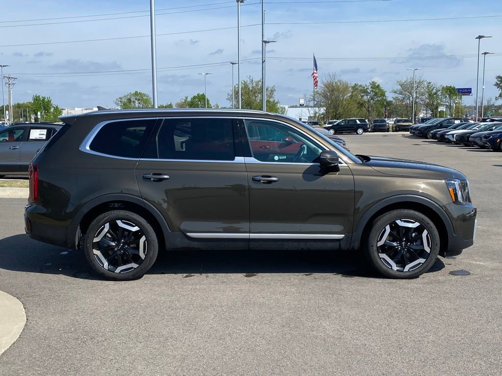 Certified 2025 Kia Telluride S AWD/4WD image 8