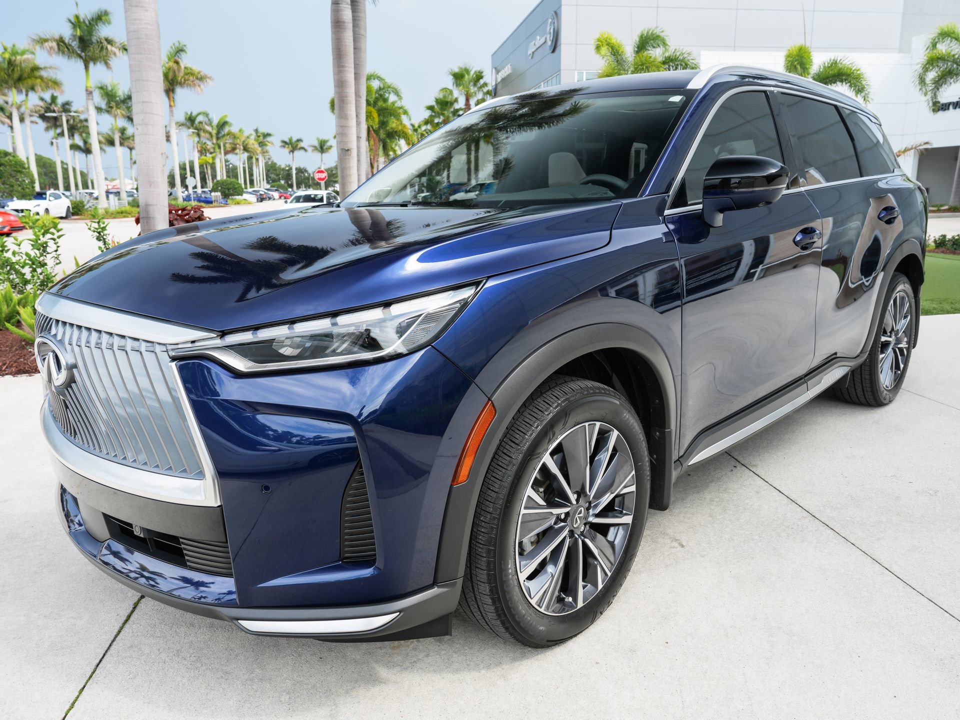 Certified 2026 INFINITI QX60 Luxe w/ Cargo Package FWD image 6