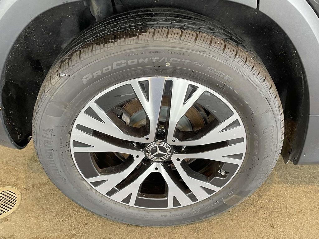 Used 2024 Mercedes-Benz GLB 250 4MATIC image 10