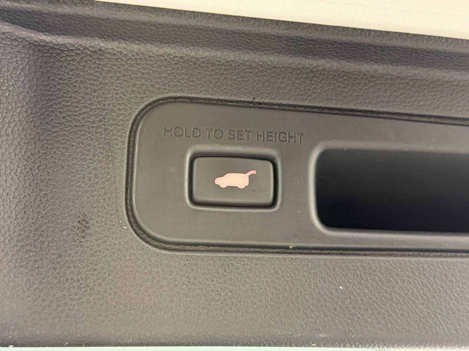 Used 2025 Honda Pilot EX-L image 17