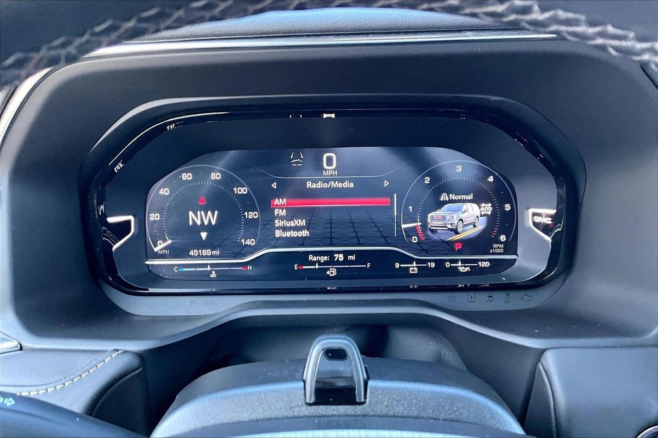 Used 2023 GMC Yukon Denali Ultimate image 10