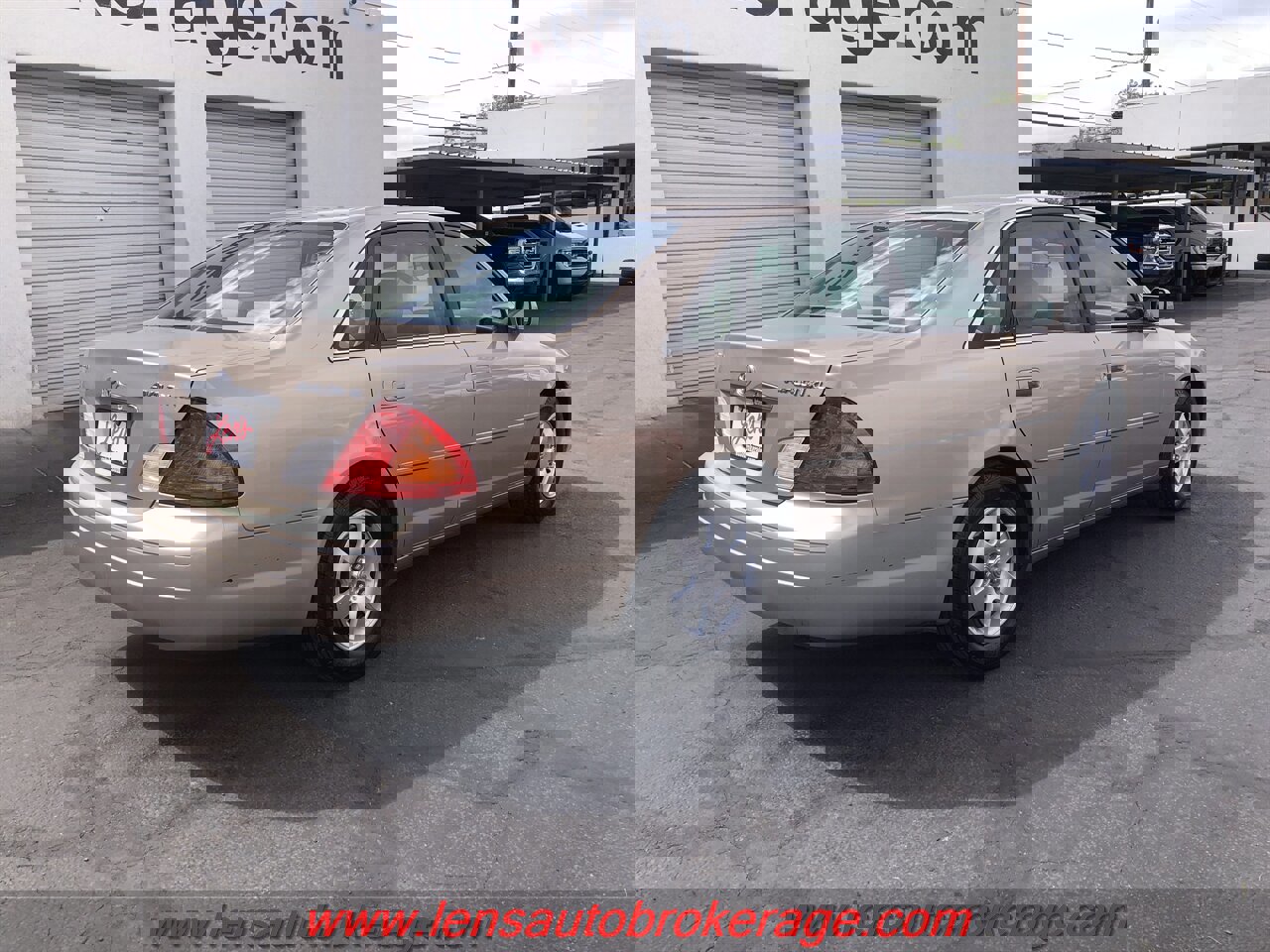 Used 2001 Toyota Avalon XLS image 8