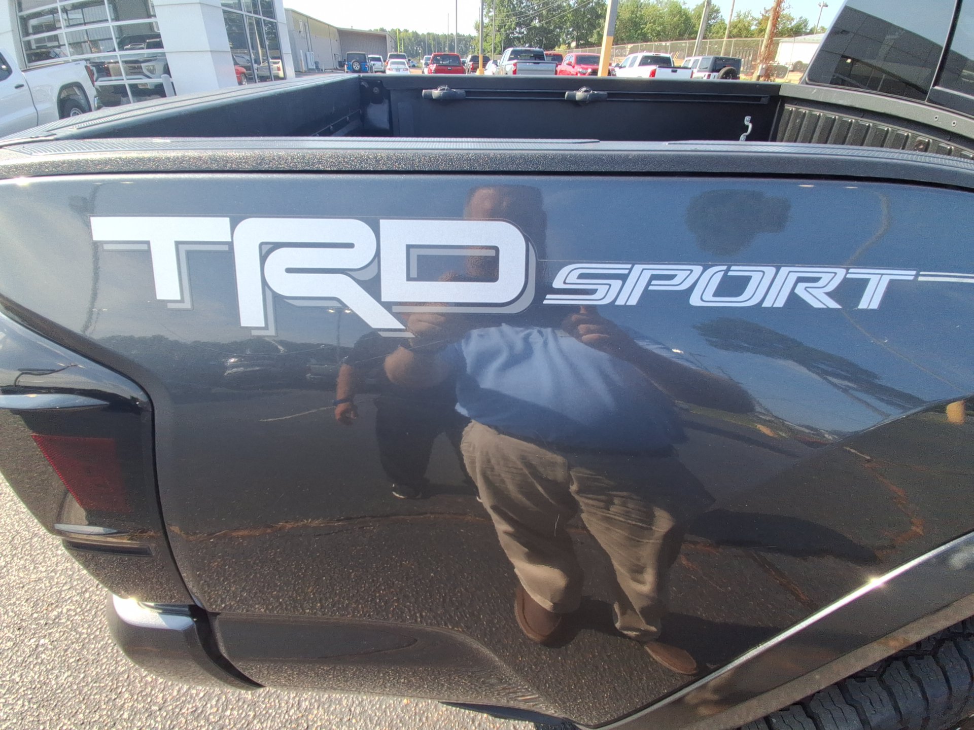 Used 2020 Toyota Tacoma TRD Sport w/ Technology Package RWD image 21