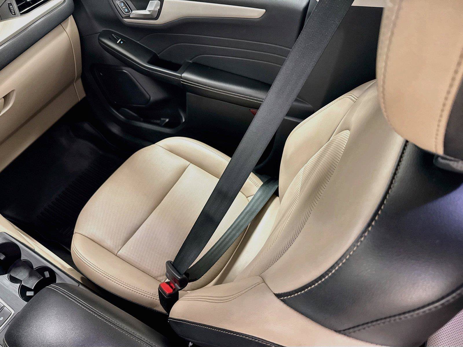 Used 2021 Ford Escape SEL w/ Technology Package FWD image 23