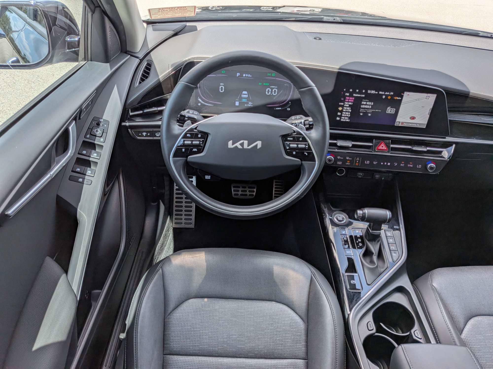 Certified 2024 Kia Niro SX Touring FWD image 22