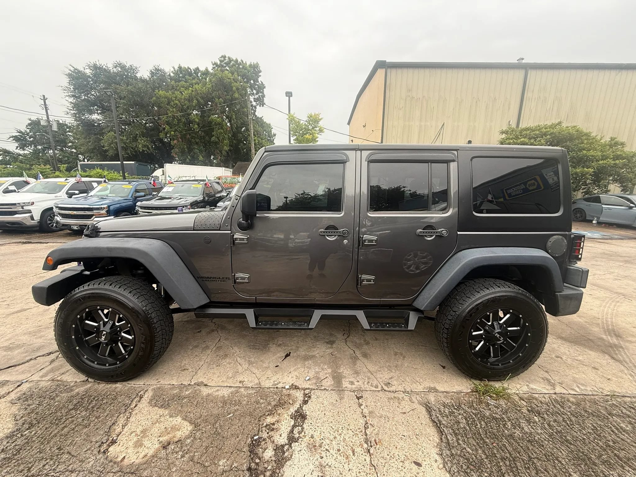 Used 2017 Jeep Wrangler Unlimited Sport w/ Quick Order Package 24S AWD/4WD image 4