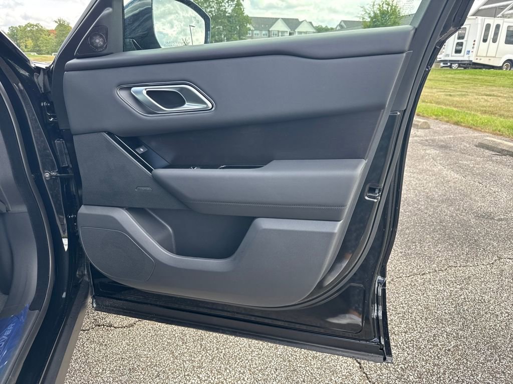 New 2026 Land Rover Range Rover Velar Dynamic SE image 15