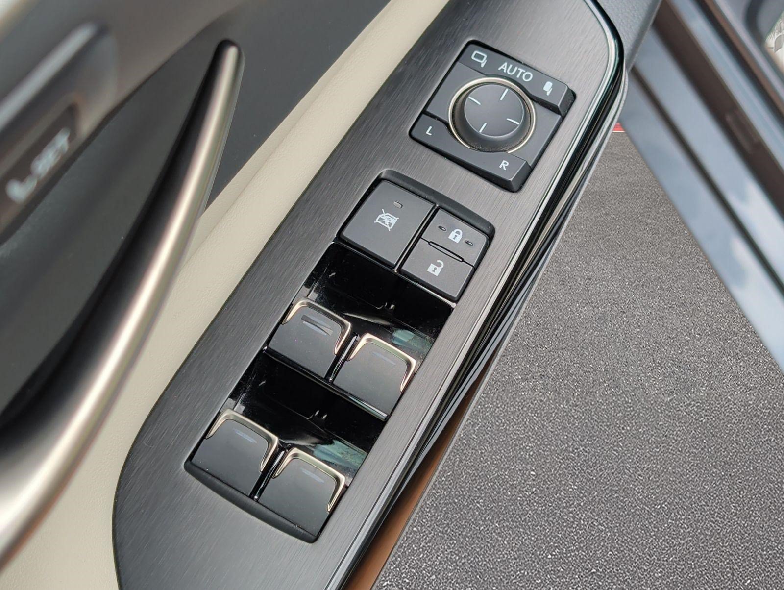 Used 2024 Lexus ES 350 w/ Technology Package FWD image 9