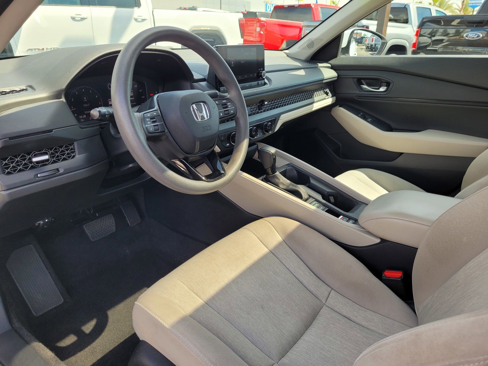 Used 2023 Honda Accord EX image 9