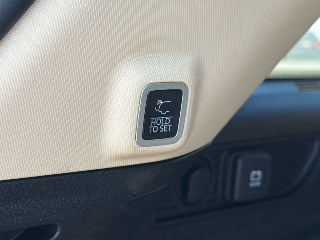 Used 2022 Jeep Grand Cherokee Limited AWD/4WD image 7