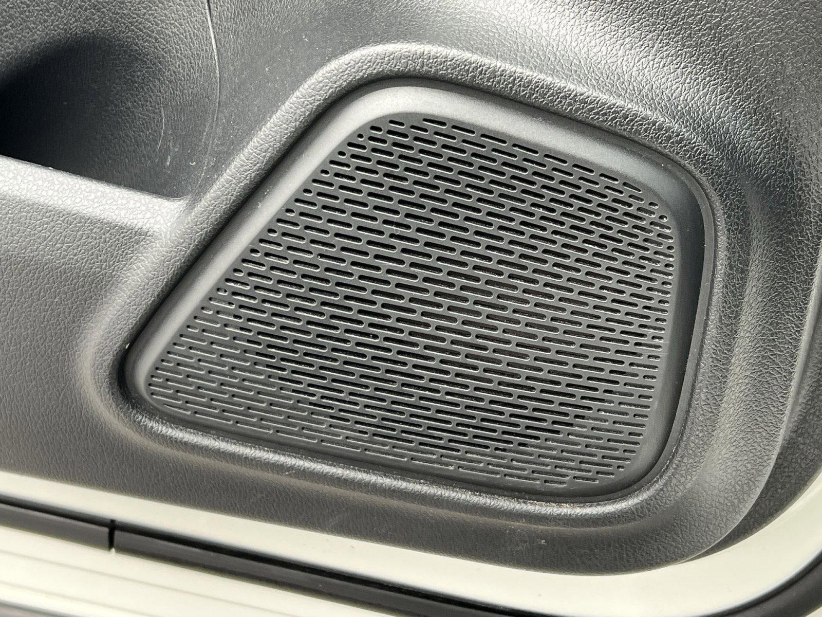 Used 2021 Mercedes-Benz GLA 250 w/ Premium Package image 34