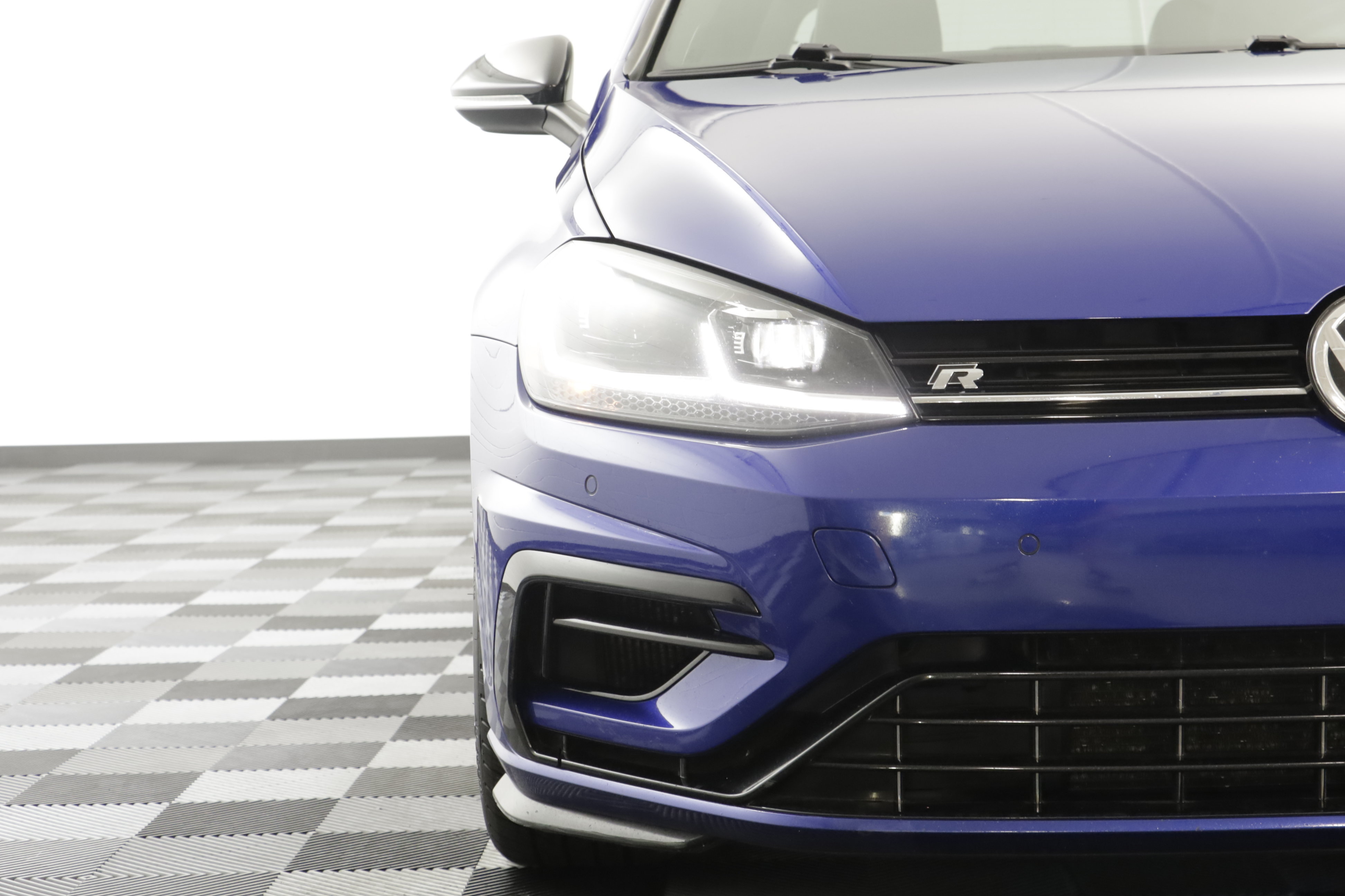 Used 2019 Volkswagen Golf R 4-Door AWD/4WD image 25