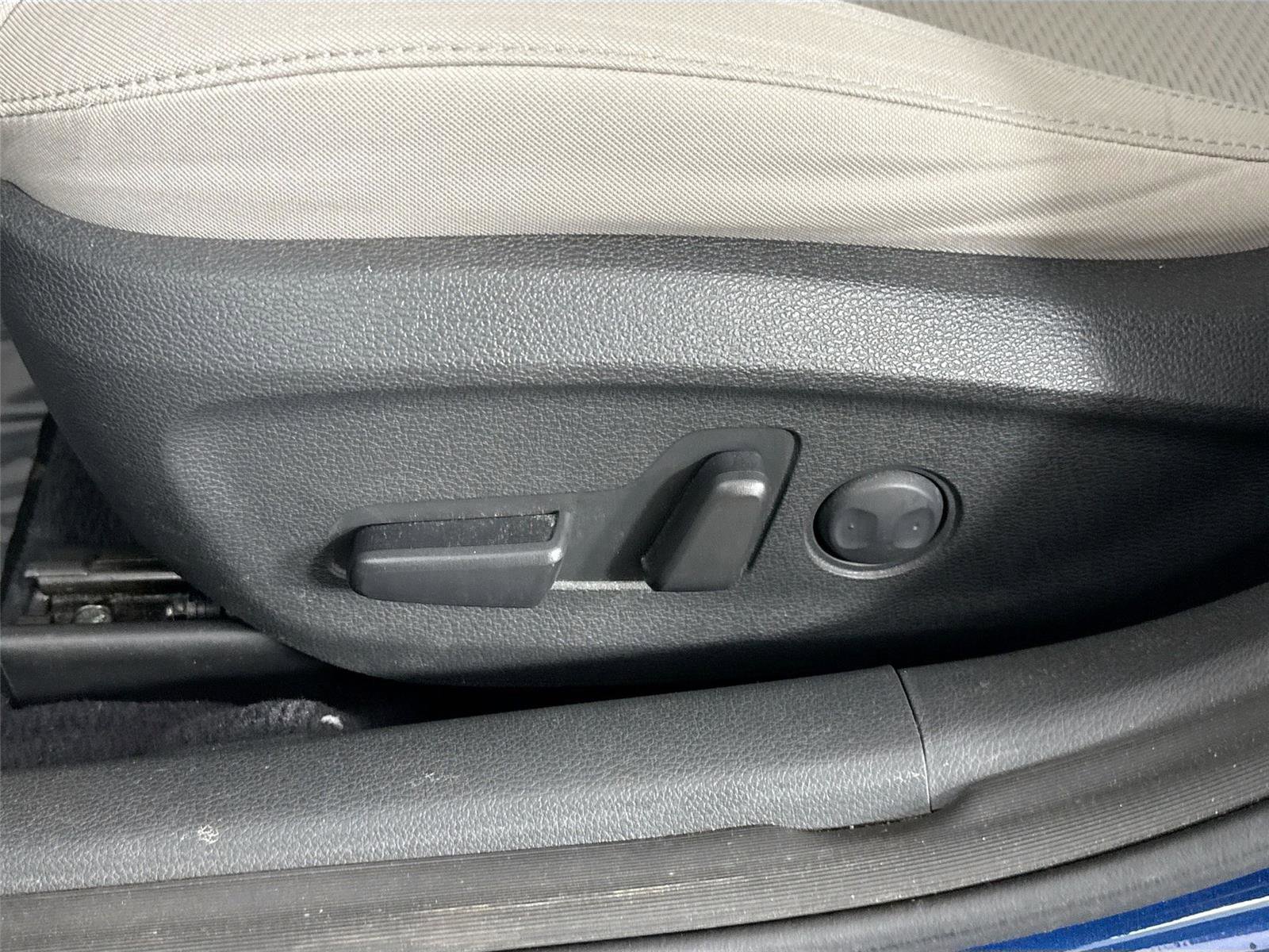 Used 2015 Hyundai Sonata SE w/ Option Group 09 FWD image 26