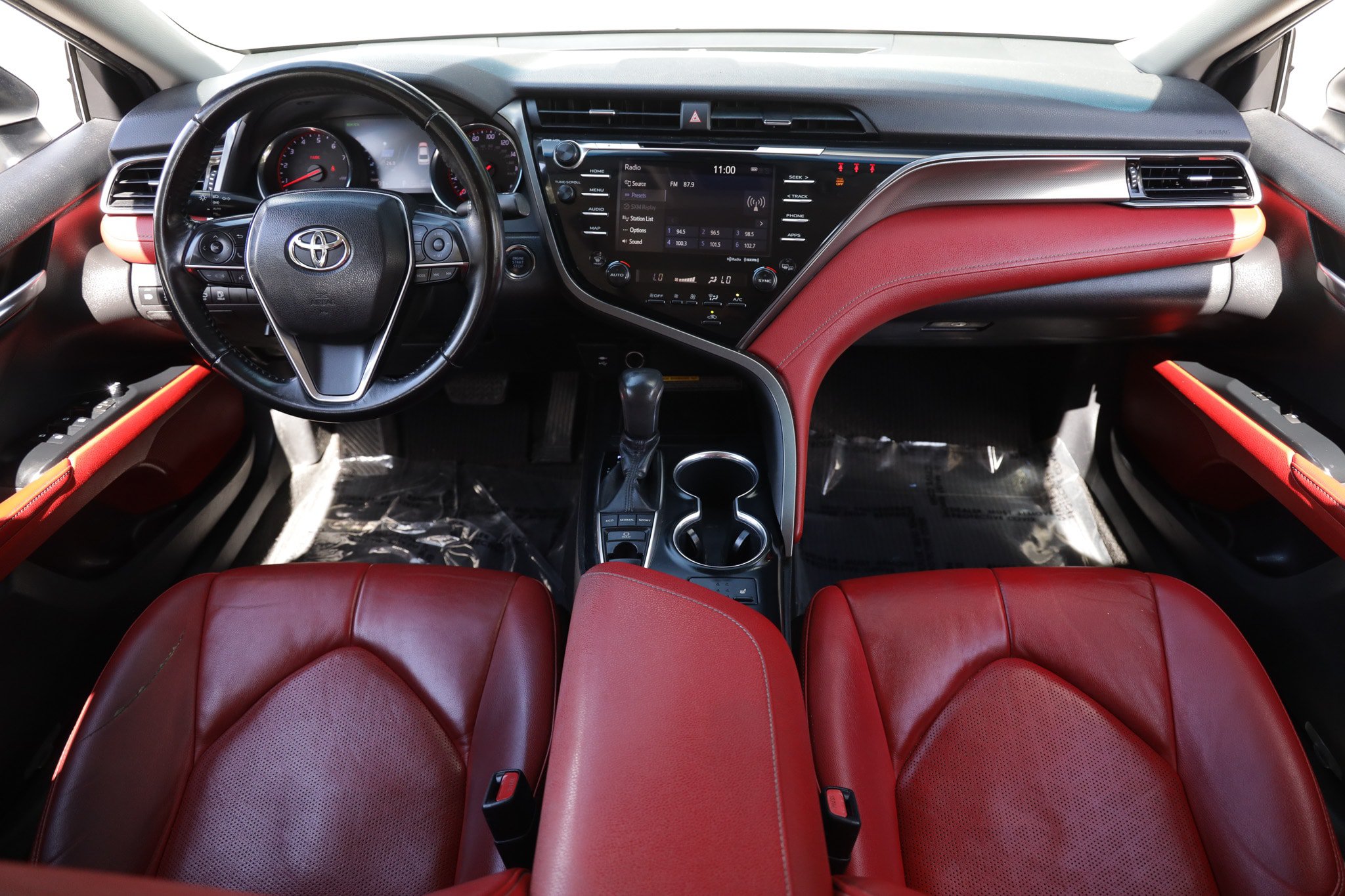 Used 2019 Toyota Camry XSE FWD image 2