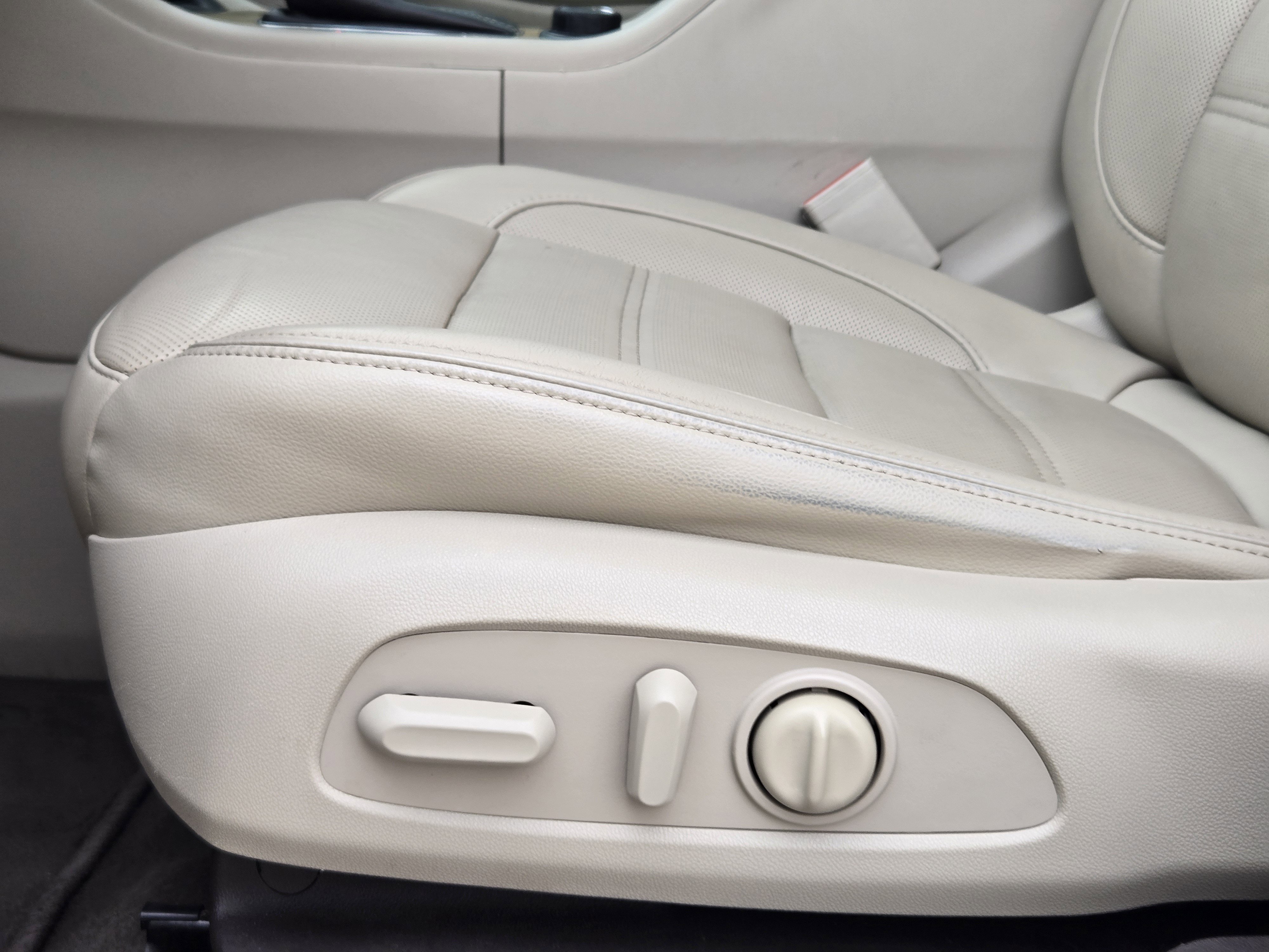 Used 2017 GMC Acadia Denali w/ Technology Package image 18