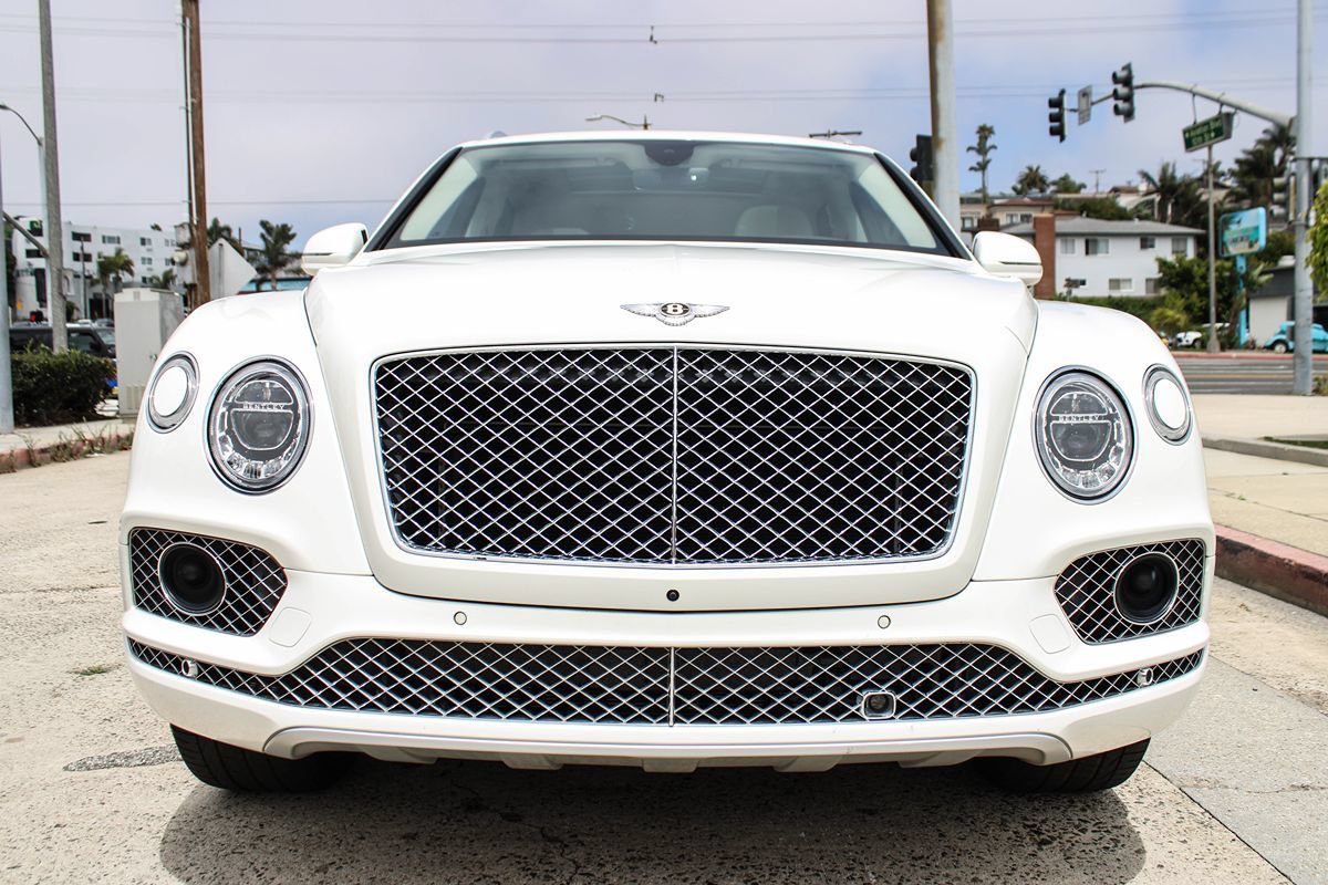 Used 2020 Bentley Bentayga Plug-In Hybrid AWD/4WD image 10