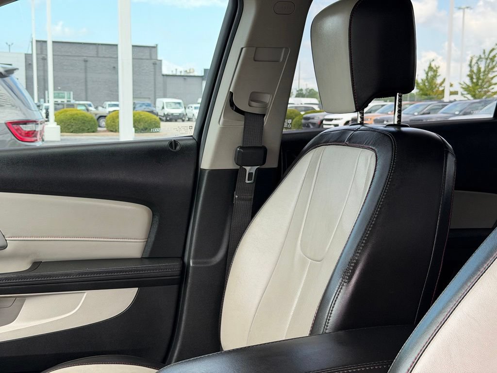 Used 2017 GMC Terrain SLT w/ Sun And Destination Package AWD/4WD image 13