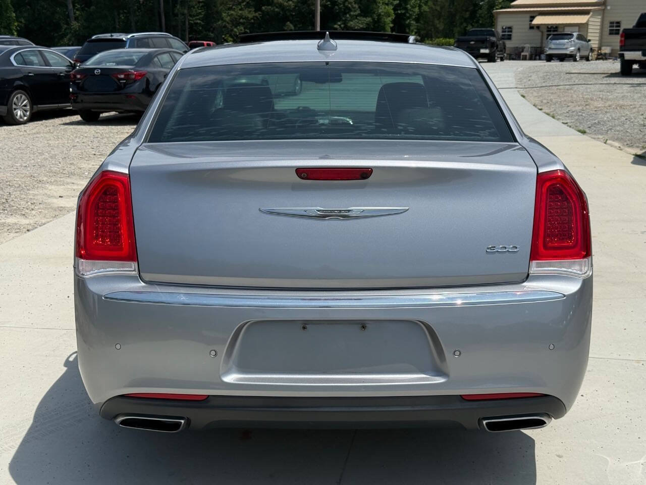 Used 2017 Chrysler 300 Limited w/ 300 Premium Group RWD image 6