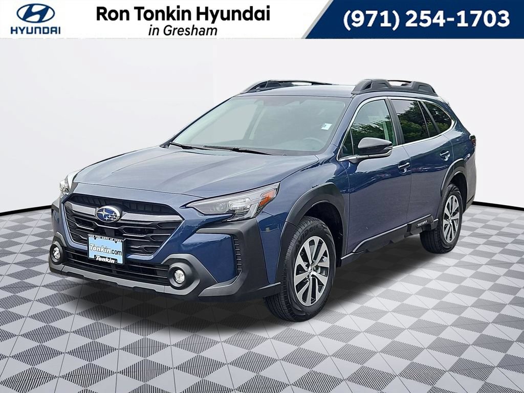 Used 2025 Subaru Outback Premium AWD/4WD image 1