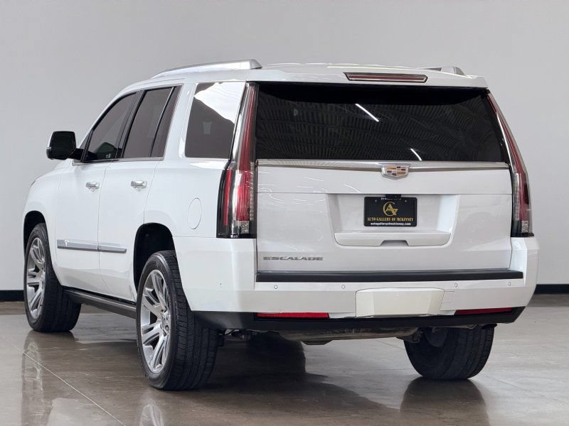Used 2020 Cadillac Escalade Premium Luxury AWD/4WD image 5