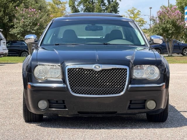 Used 2010 Chrysler 300 C RWD image 2