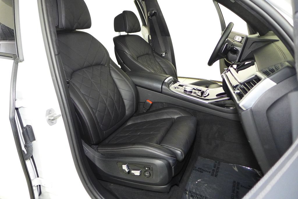 Certified 2024 BMW X7 xDrive40i w/ M Sport Package AWD/4WD image 18