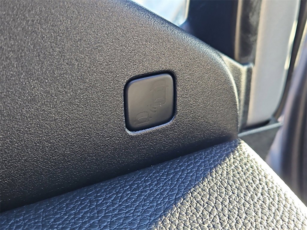 Certified 2022 Honda Pilot Touring image 26